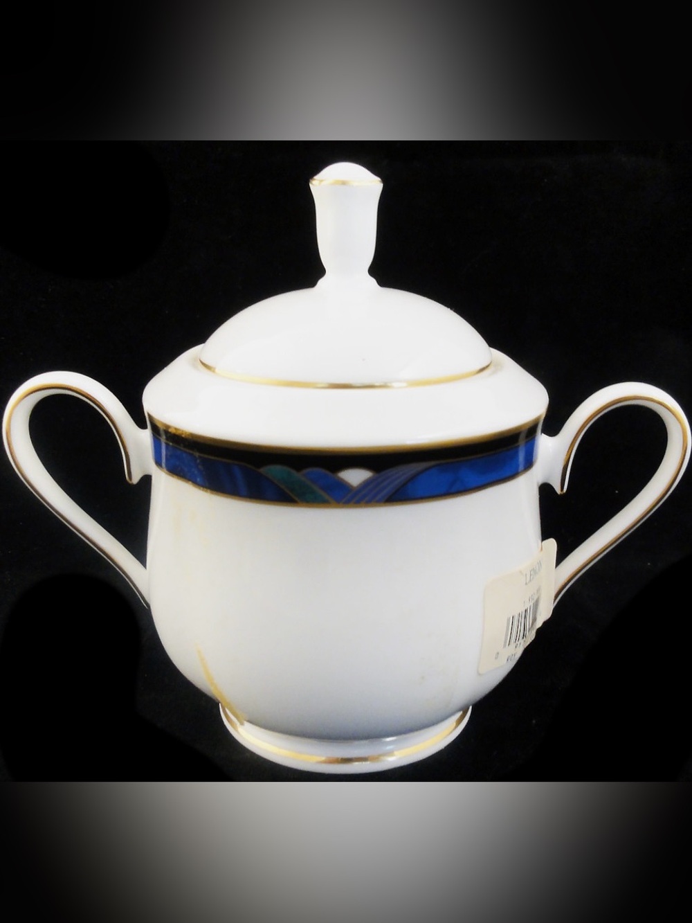 NWT never used Lenox White Fine Bone China Royal Kelly with 24K Gold Sugar Bowl